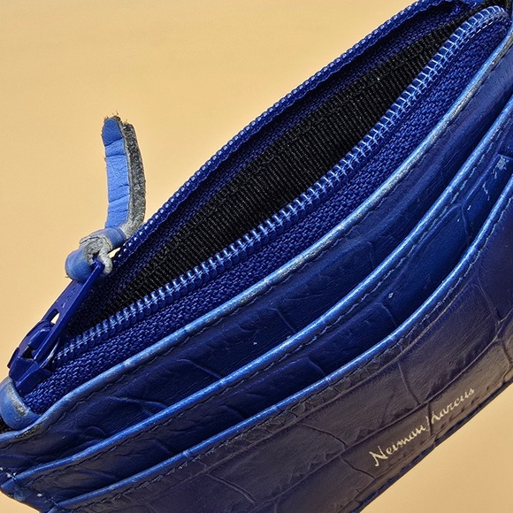 Neiman Marcus Blue Croc Embossed Leather Card Holder Wallet Zipper Pouch - Picture 2 of 13